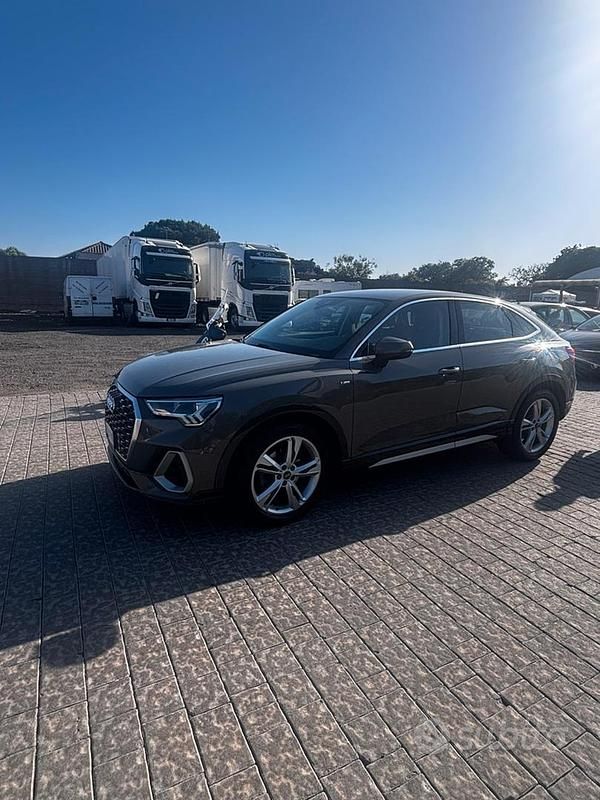 Grigio Usata 2021 Audi Q3 Sportback S-Line SUV | 31.000 € (Ottimo prezzo) - Immagine 1/4