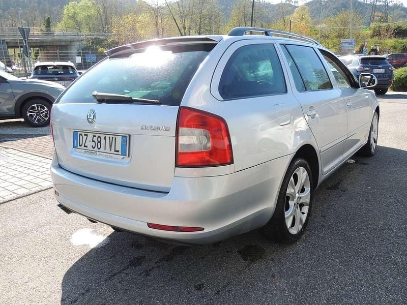 Usata Skoda Octavia Elegance 105 CV (77 kW) 2010 Argento Station wagon