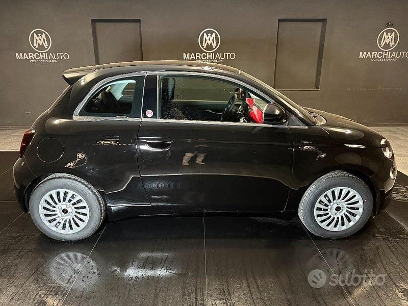 Usata Fiat 500e Red 86 kW (118 CV) 2025 Nero Berlina