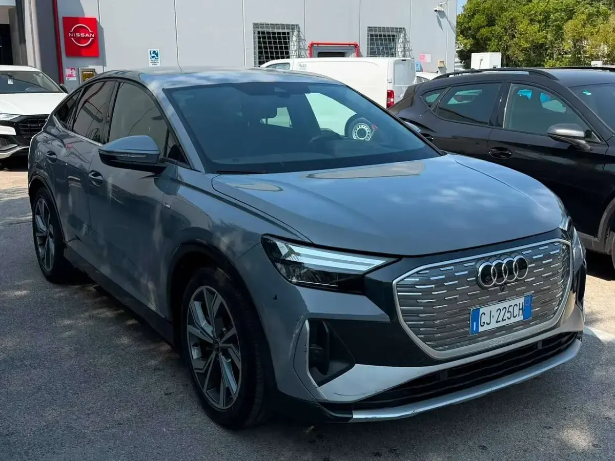 Usata Audi Q4 Sportback e-tron S-Line 69 kW (95 CV) 2022 Grigio pastello SUV