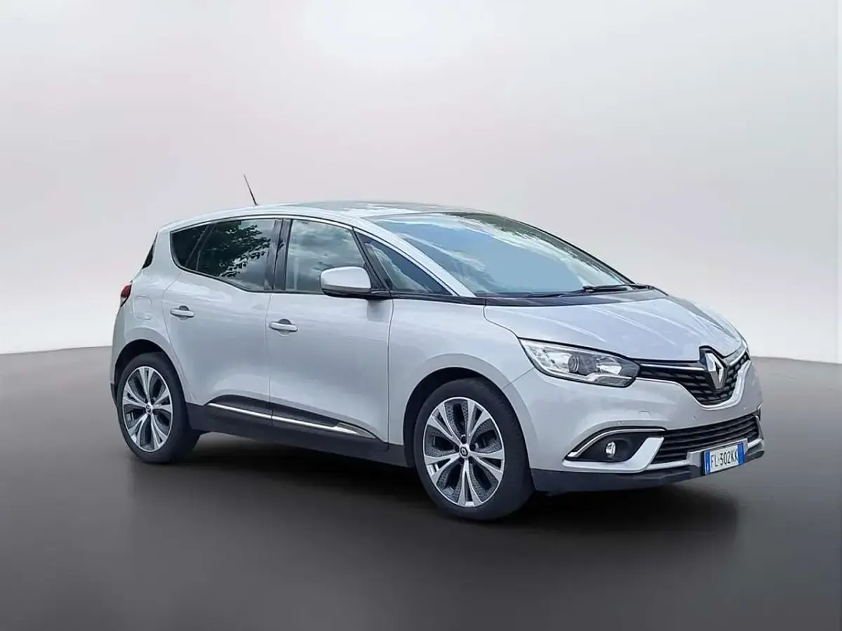 Usata Renault Scénic III Intens 110 CV (80 kW) 2017 Grigio chiaro Monovolume