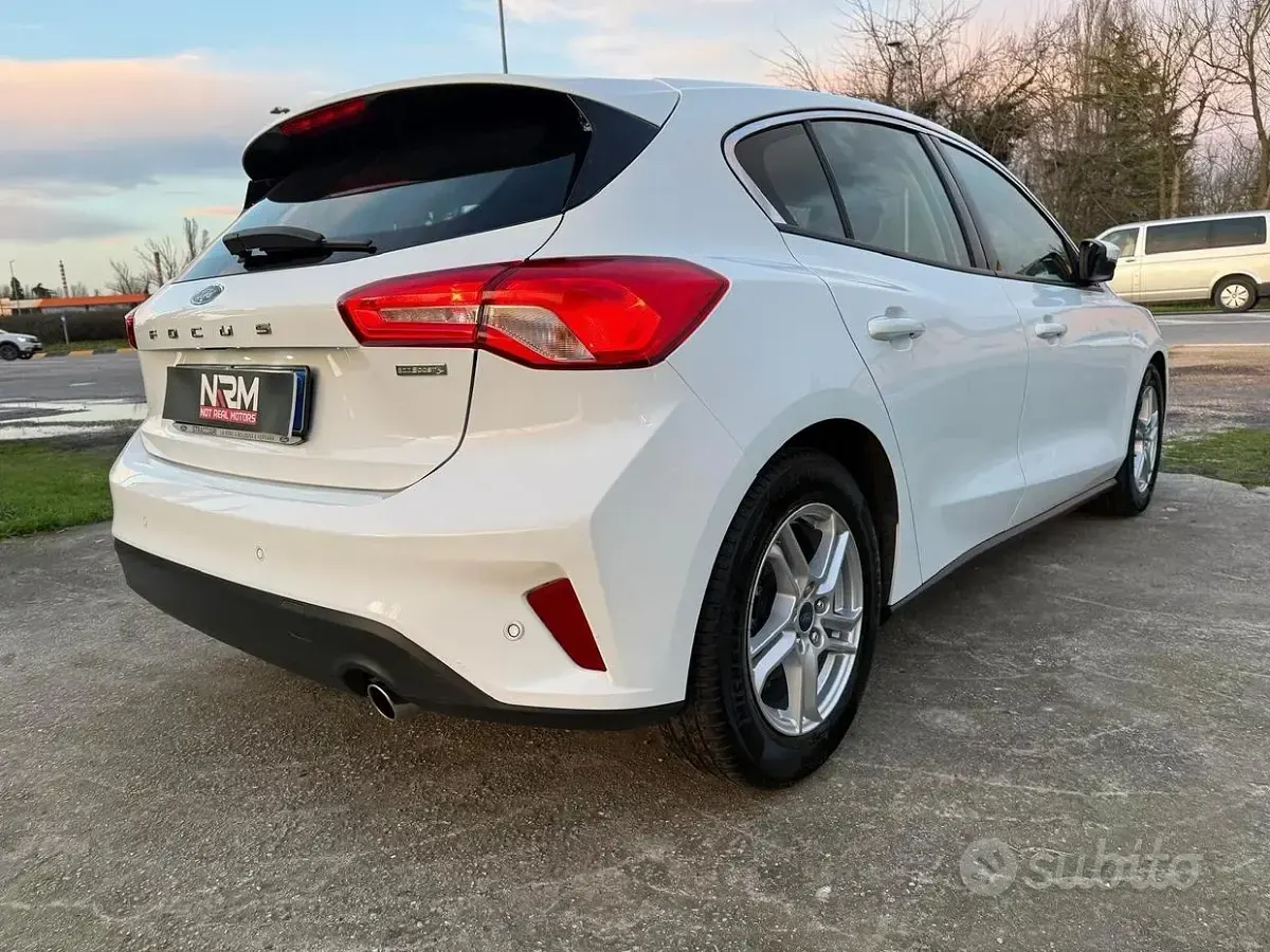 Usata Ford Focus Titanium 100 CV (73 kW) 2018 Bianco Berlina