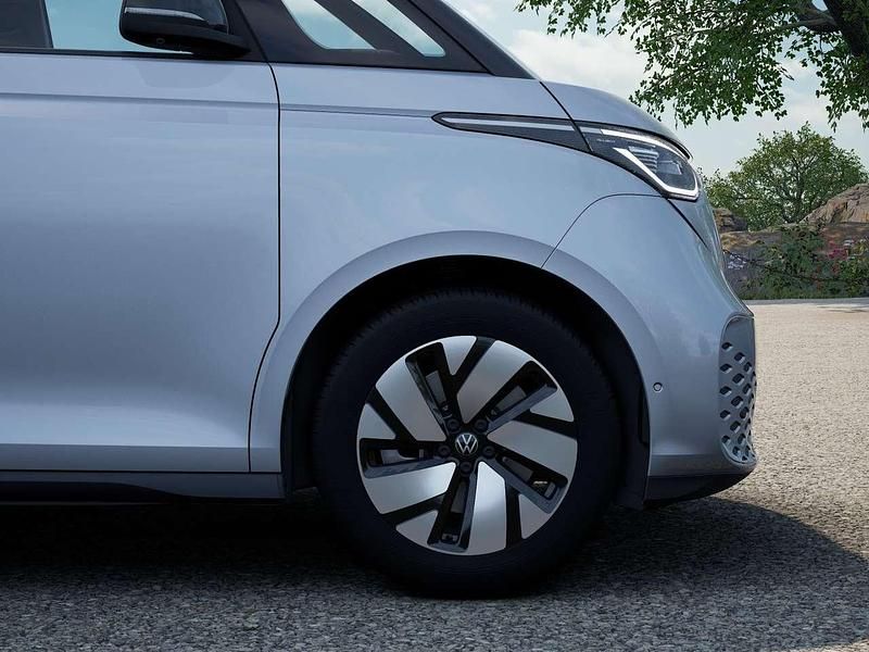 Usata VW ID. Buzz Pro 150 kW (204 CV) 2024 Argento mono metallizzato Monovolume