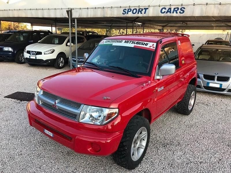 Rosso Usata 2001 Mitsubishi Pajero SUV | 9900 € (Molto cara) - Immagine 1/4