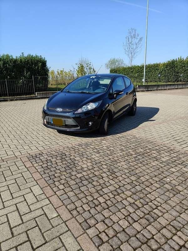 Usata Ford Fiesta 95 CV (69 kW) 2010 Utilitaria