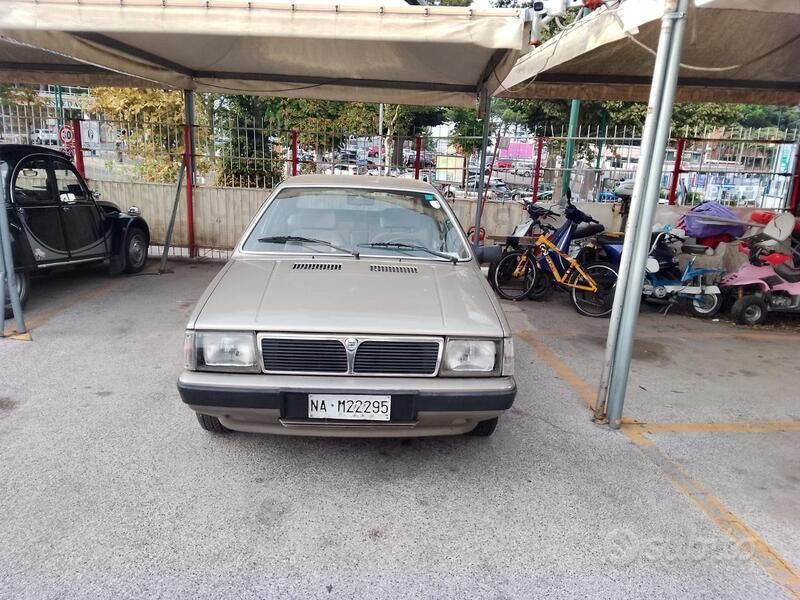 Marrone Usata 1987 Lancia Prisma Tre volumi | 1599 € - Immagine 1/4