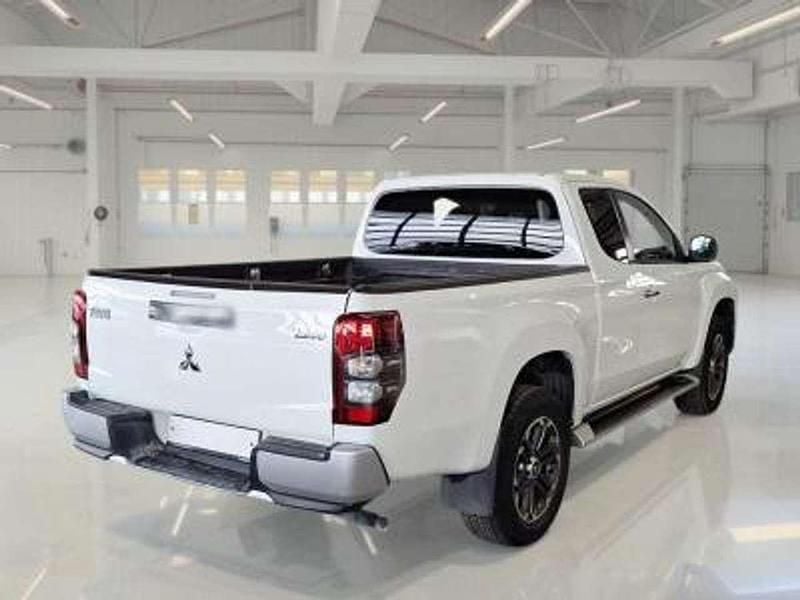 Usata Mitsubishi L200 150 CV (110 kW) 2020 Bianco Pick-up