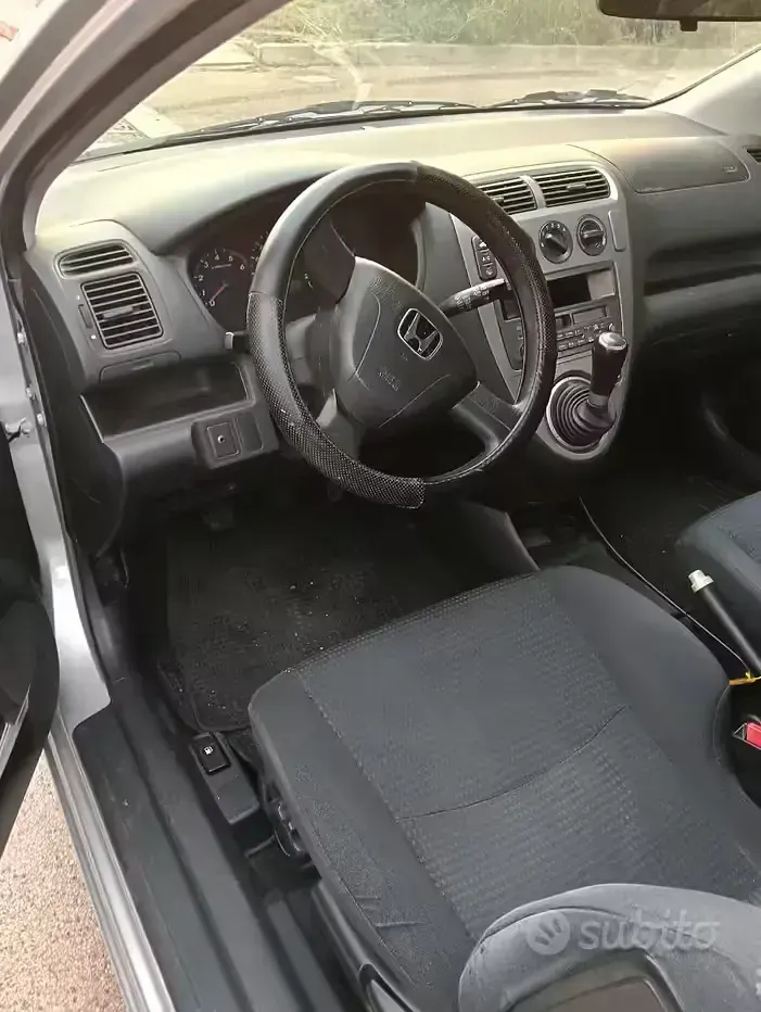 Usata Honda Civic 100 CV (73 kW) 2003 Grigio Berlina