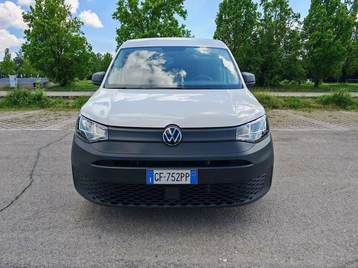 Usata VW Caddy 75 CV (55 kW) 2022 Bianco Monovolume