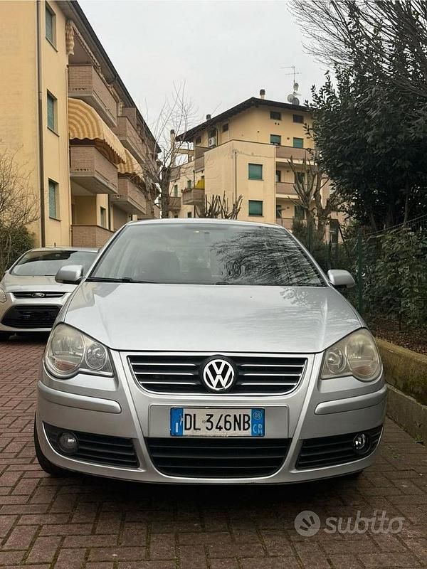 Usata VW Polo Comfortline 69 CV (50 kW) 2008 Grigio Berlina
