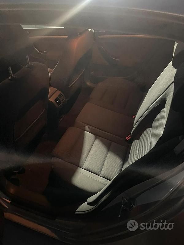 Usata VW Golf IV 140 CV (102 kW) 2005 Grigio Berlina