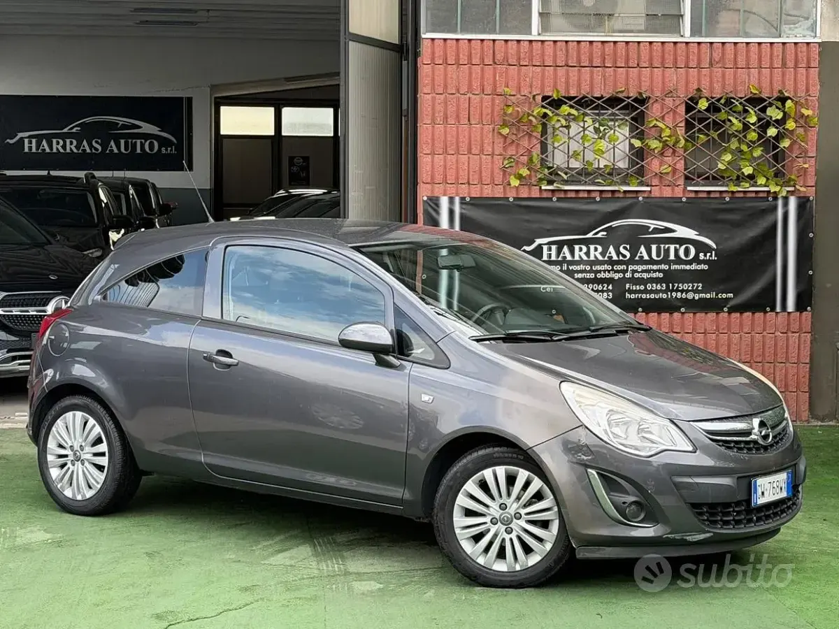 Usata Opel Corsa 86 CV (63 kW) 2011 Grigio Utilitaria