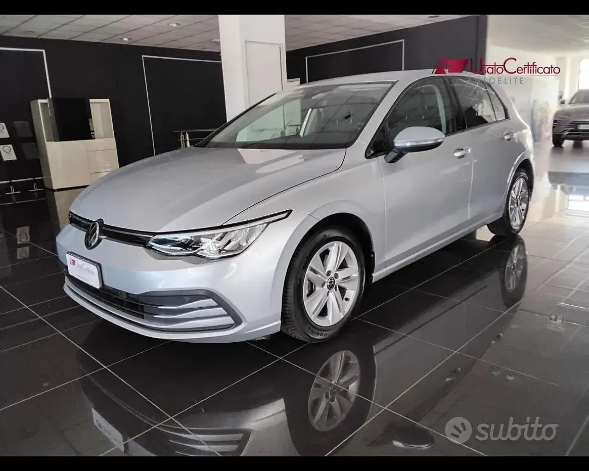Usata VW Golf VII Life 150 CV (110 kW) 2021 Grigio Utilitaria