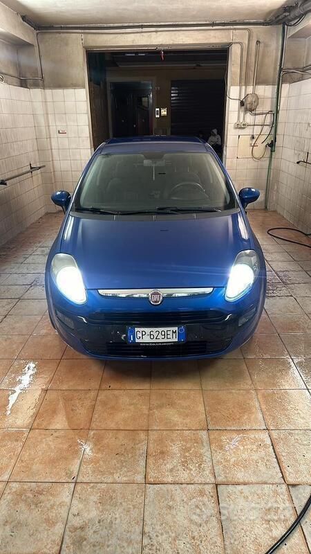 Blu Usata 2023 Fiat Grande Punto Due volumi | 5000 € (Super prezzo) - Immagine 1/4