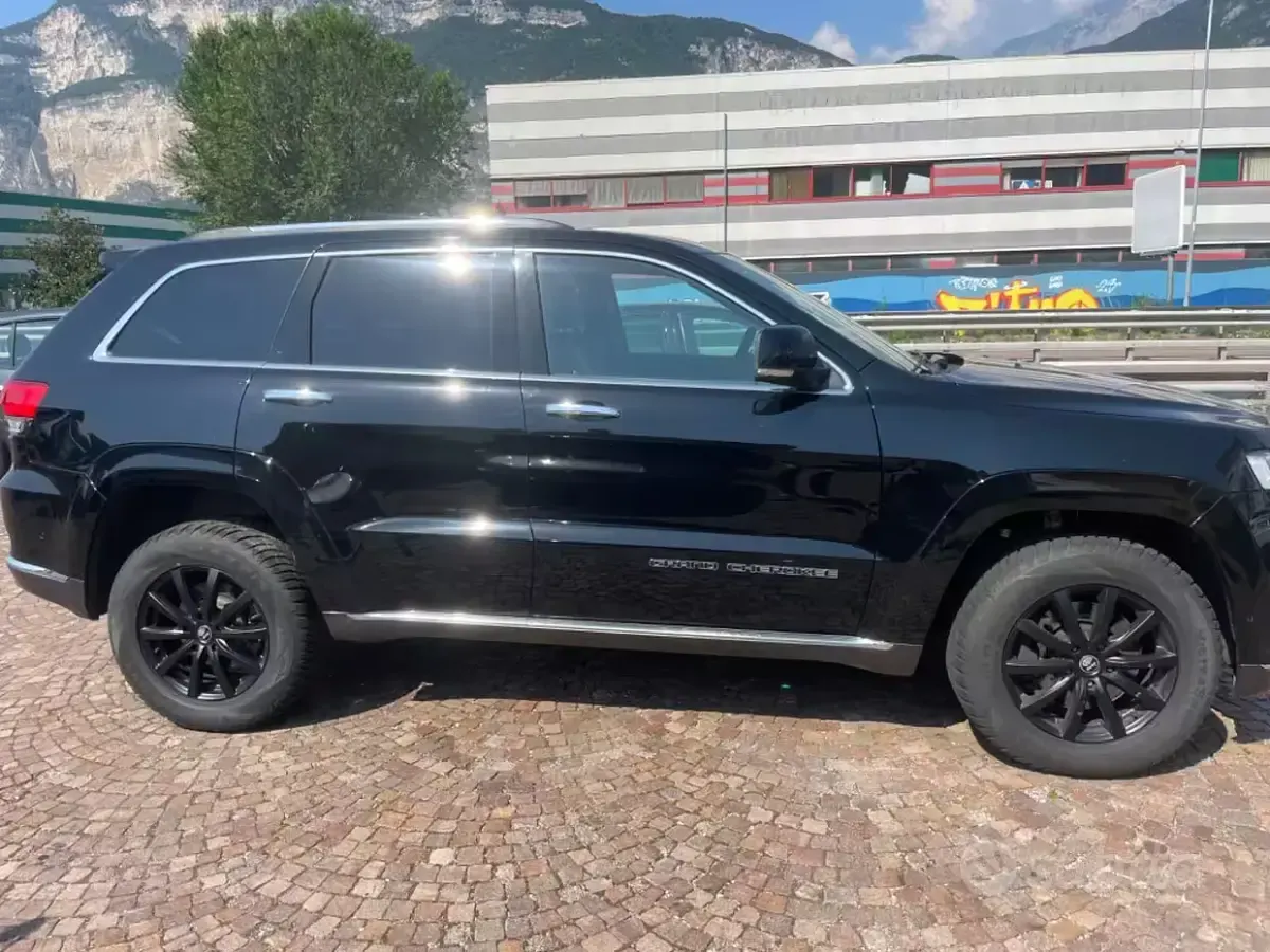 Usata Jeep Grand Cherokee Summit 250 CV (183 kW) 2018 Nero SUV
