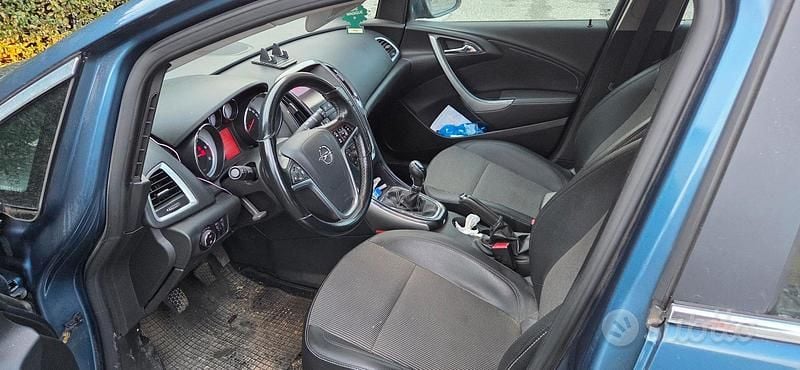 Usata Opel Astra Sport 110 CV (80 kW) 2013 Station wagon