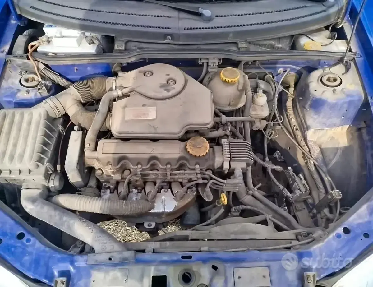 Usata Opel Corsa 54 CV (39 kW) 1997 Blu Utilitaria