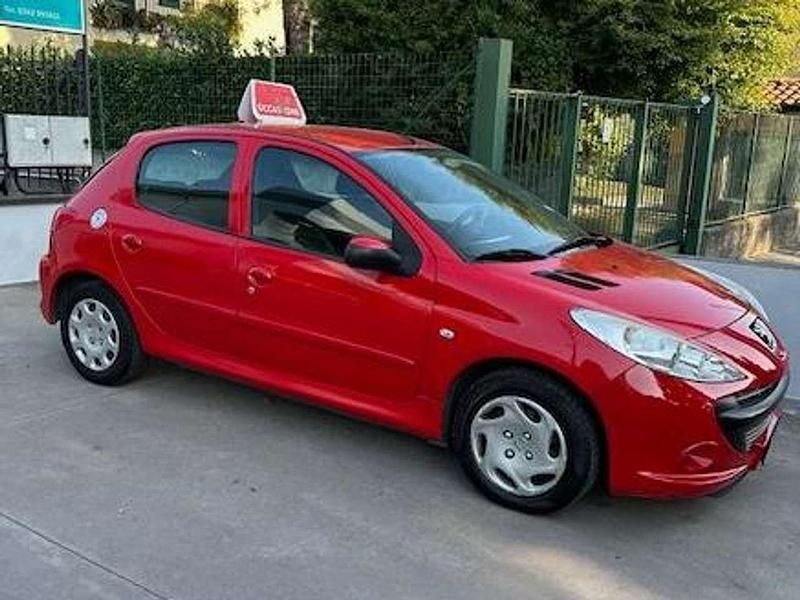 Rosso Usata 2011 Peugeot 206+ Due volumi | 2500 € (Buon prezzo) - Immagine 1/4