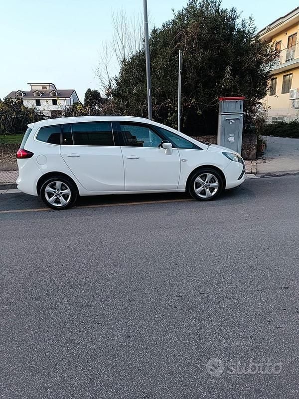 Usata Opel Zafira Tourer 2014 Bianco Monovolume