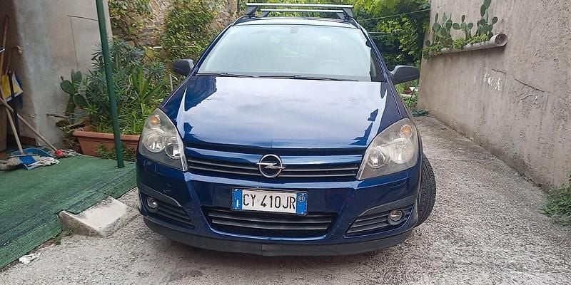 Usata Opel Astra 101 CV (74 kW) 2006 Blu Station wagon