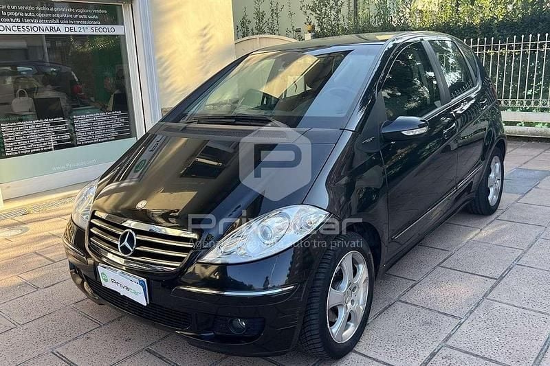 Usata Mercedes A180 Elegance 109 CV (80 kW) 2007 Nero Utilitaria