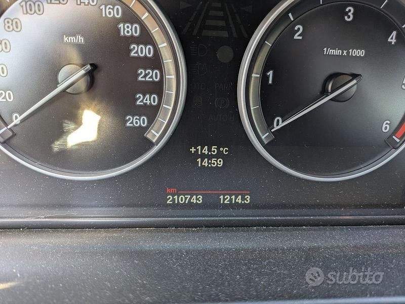 Usata BMW 520 Luxury Line 190 CV (139 kW) 2014 Nero Station wagon