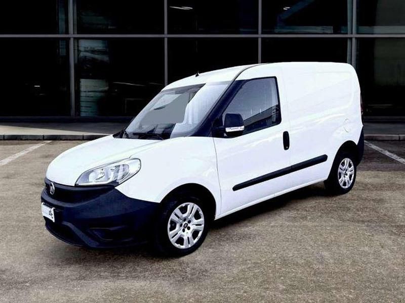 Usata Fiat Doblò 90 CV (66 kW) 2015 Bianco Monovolume
