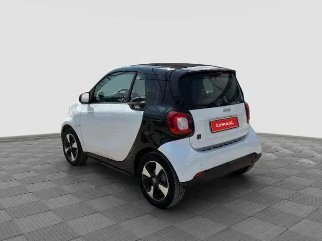 Usata Smart ForTwo Electric Drive Passion 41 kW (56 CV) 2021 White con cella nera