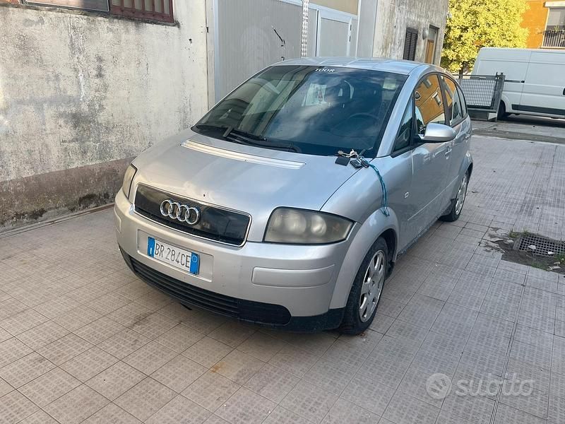 Usata Audi A2 75 CV (55 kW) 2001 Grigio Utilitaria