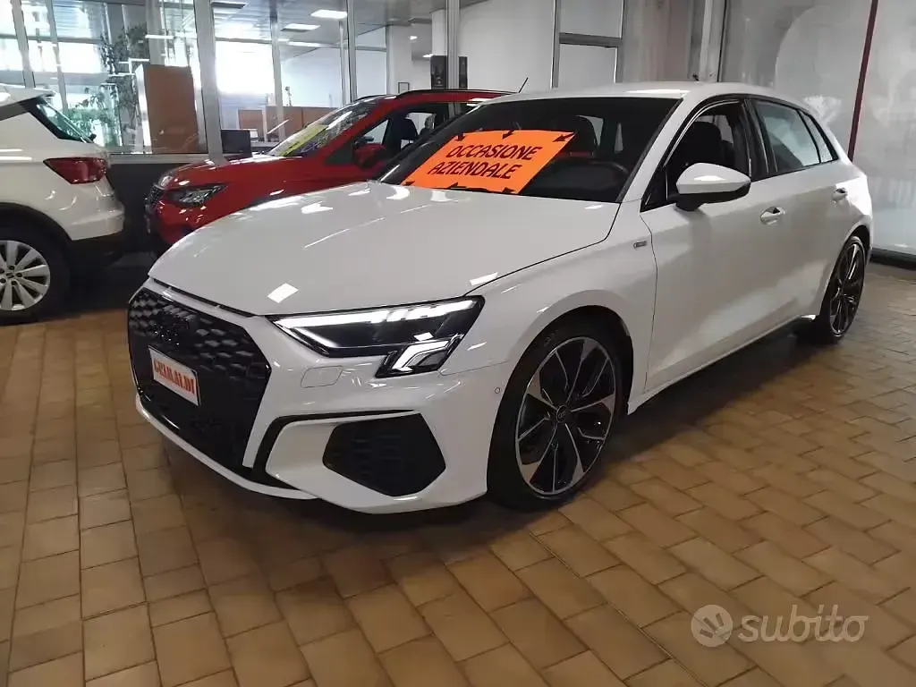 Usata Audi A3 S-Line 200 CV (147 kW) 2022 Bianco ibis / pastello Berlina