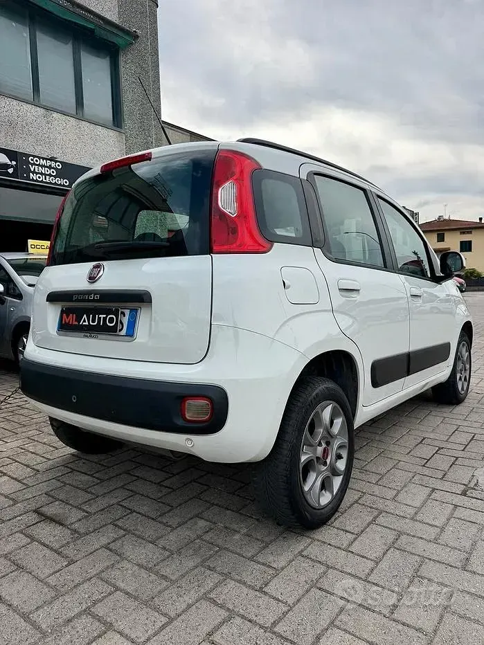 Usata Fiat Panda Lounge 85 CV (62 kW) 2016 Bianco Utilitaria