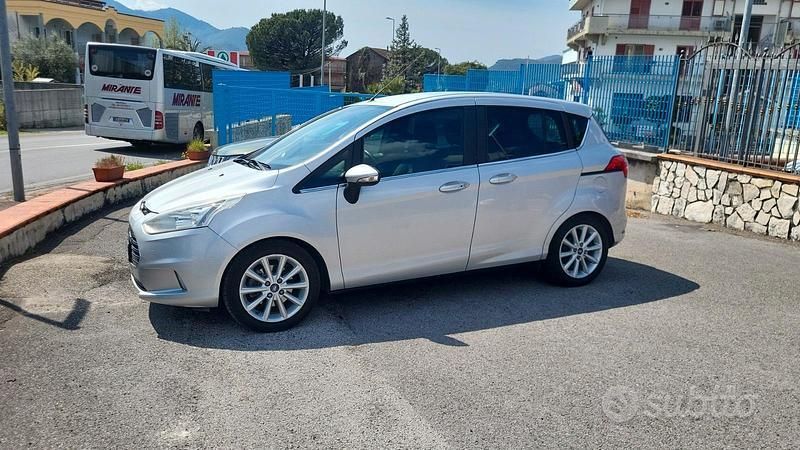 Usata Ford B-MAX 90 CV (66 kW) 2015 Grigio Monovolume