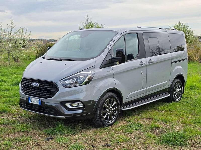 Usata Ford Tourneo Custom Active 150 CV (110 kW) 2022 Grigio Furgone