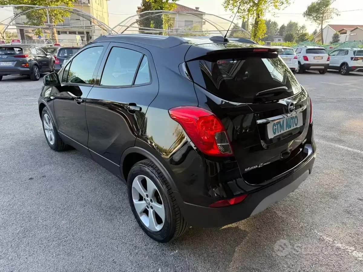 Usata Opel Mokka X Business 140 CV (102 kW) 2018 Nero SUV