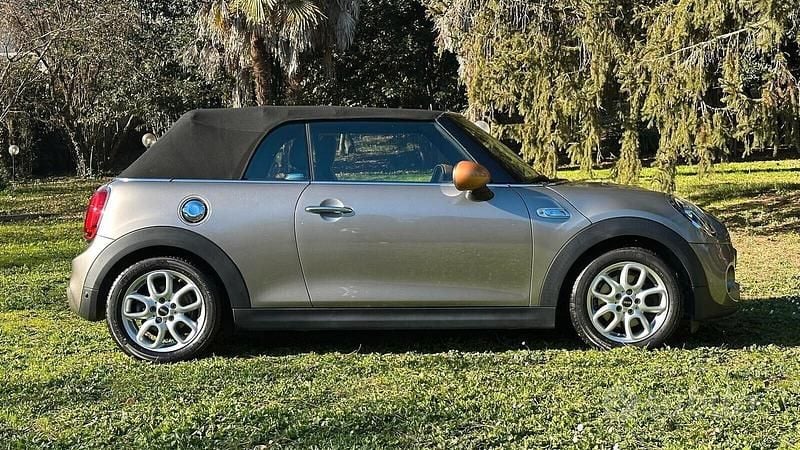 Usata Mini Cooper S Cabriolet 192 CV (141 kW) 2019 Marrone Cabrio