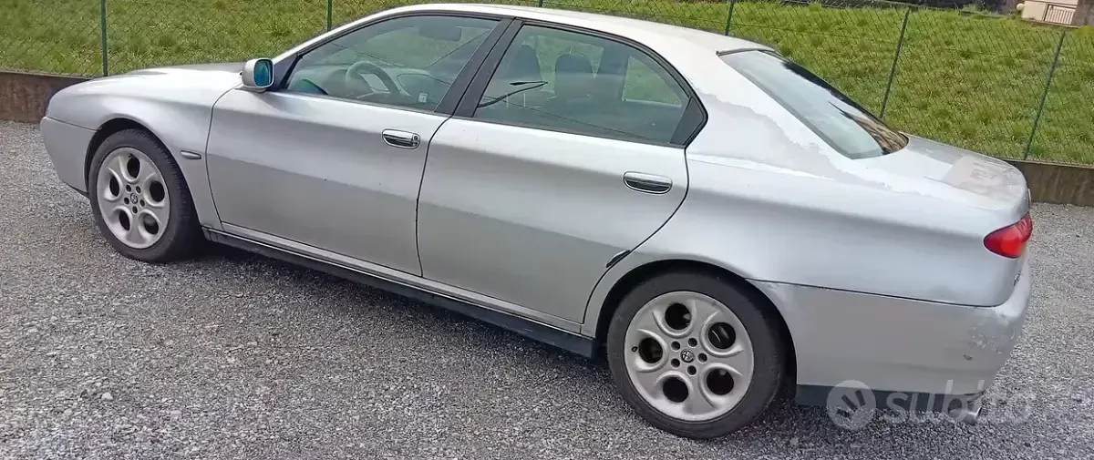 Usata Alfa Romeo 166 155 CV (114 kW) 1999 Grigio Berlina