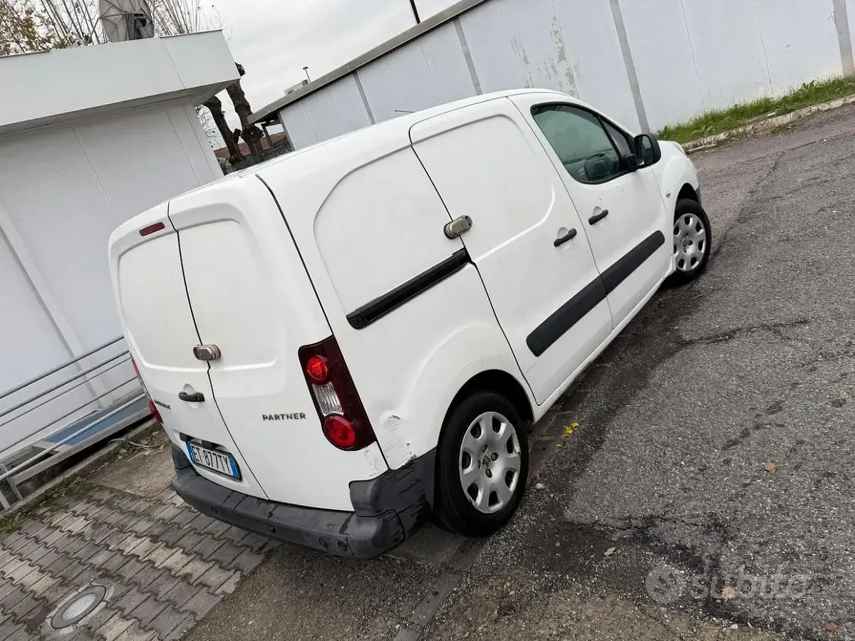 Usata Peugeot Partner 98 CV (72 kW) 2014 Bianco Monovolume