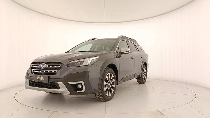 Usata Subaru Outback Premium 169 CV (124 kW) 2024 Grigio Station wagon