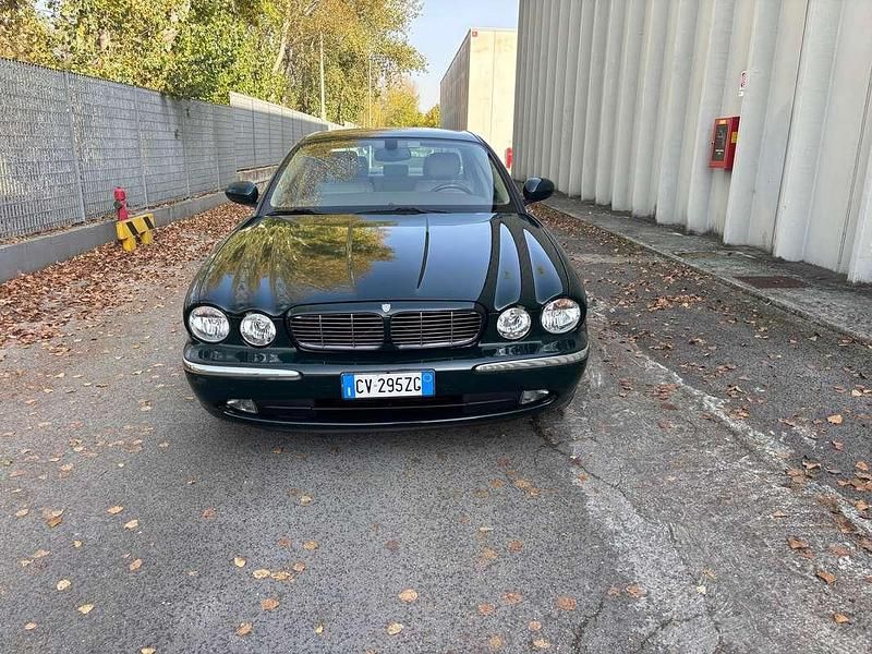 Usata Jaguar XJ8 258 CV (189 kW) 2005 Verde Berlina