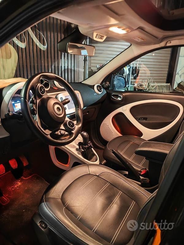 Usata Smart ForFour 71 CV (52 kW) 2015 Utilitaria