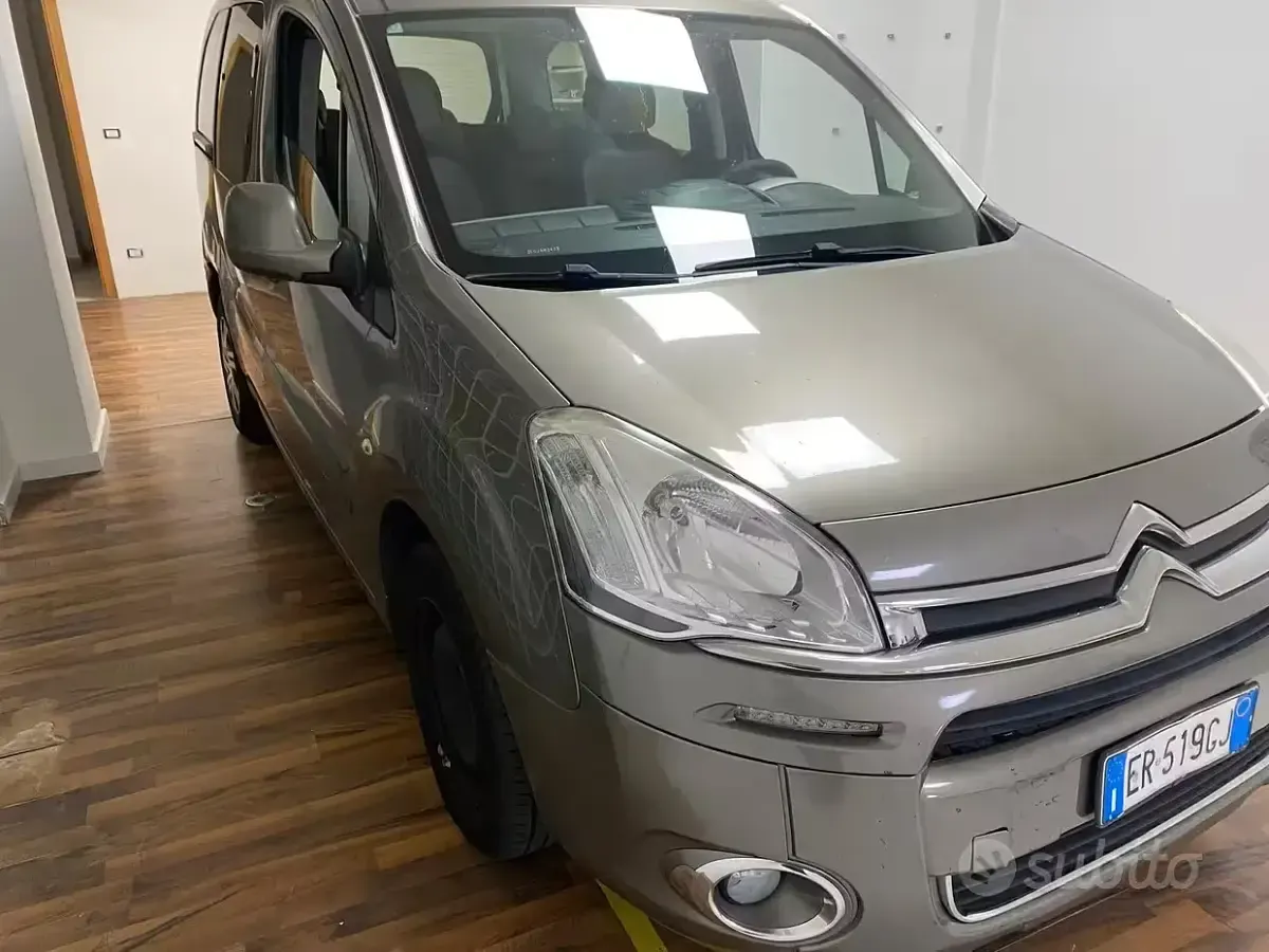 Usata Citroën Berlingo SELECTION 92 CV (67 kW) 2013 Marrone Monovolume