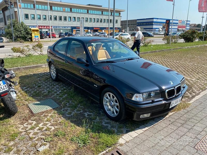 Usata BMW 323 Compact 170 CV (125 kW) 1998 Utilitaria