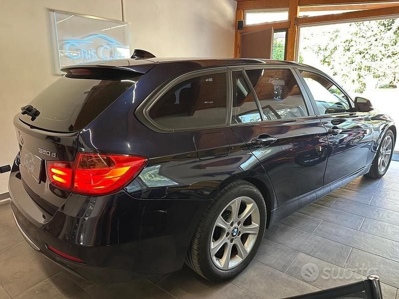 Usata BMW 320 Comfort Edition 184 CV (135 kW) 2014 Blu Station wagon