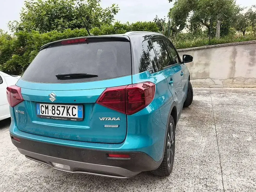 Usata Suzuki Vitara 140 CV (102 kW) 2023 Blu/azzurro SUV