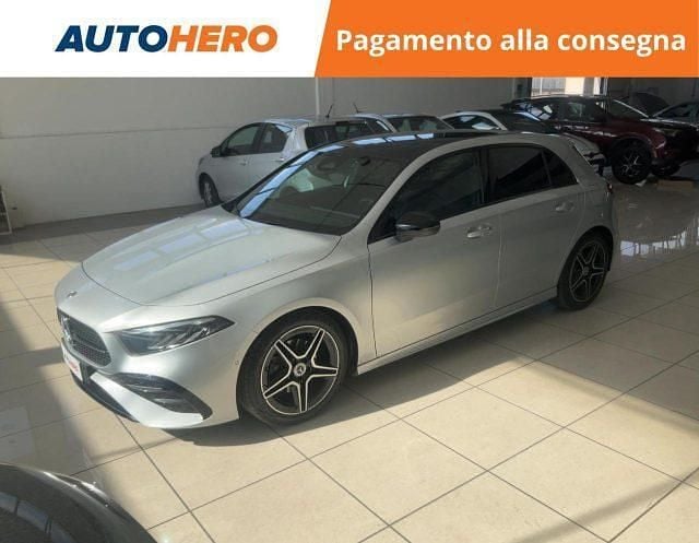 Argento Usata 2023 Mercedes A180 Premium Berlina | 29.999 € (Buon prezzo) - Immagine 1/4