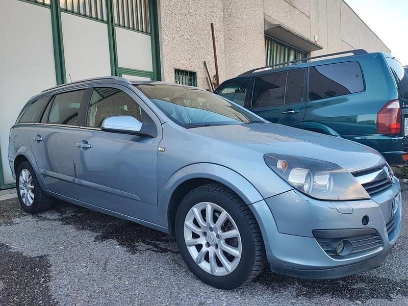 Usata Opel Astra Cosmo 101 CV (74 kW) 2006 Grigio Station wagon