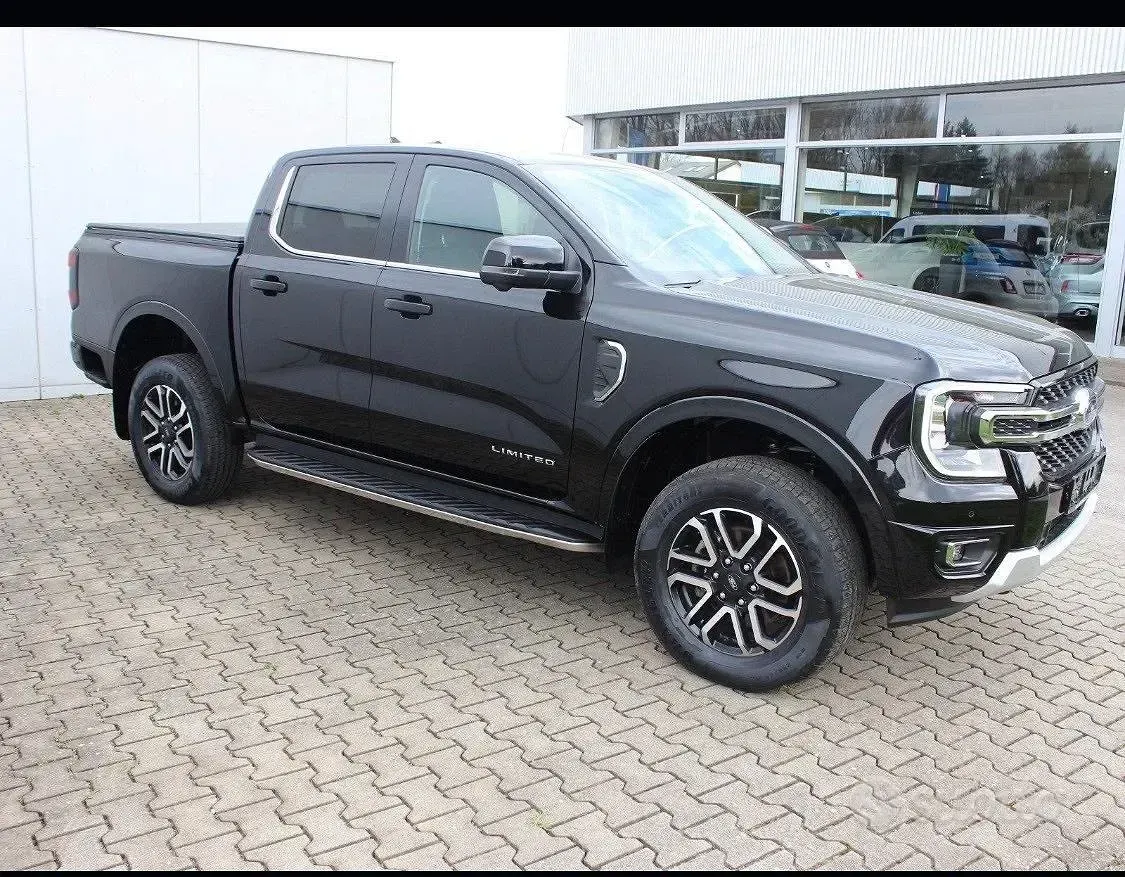 Usata Ford Ranger Limited 170 CV (125 kW) 2024 Nero Pick-up