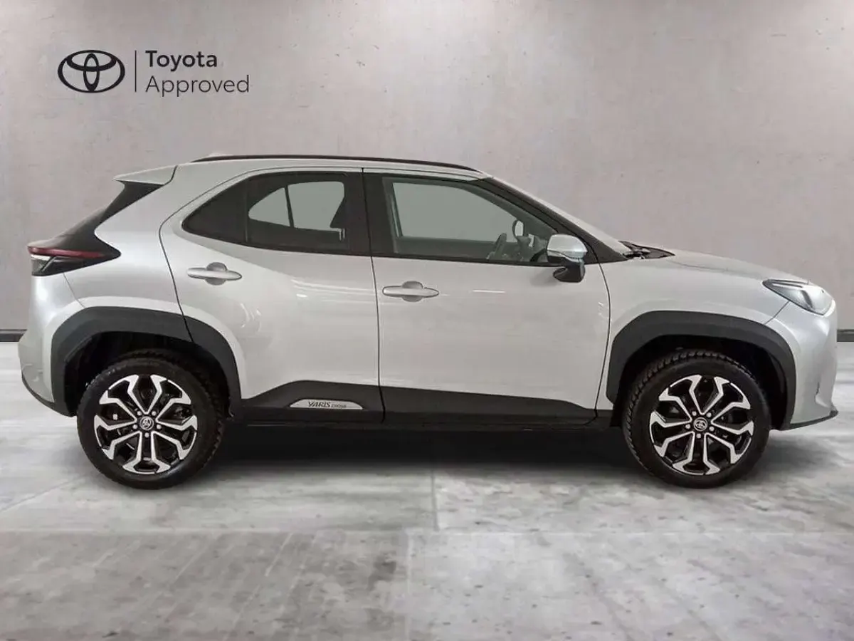 Usata Toyota Yaris Cross Trend 116 CV (85 kW) 2023 Argento SUV