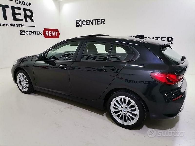 Usata BMW 118 Advantage 150 CV (110 kW) 2022 Nero Utilitaria