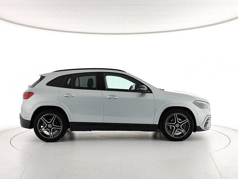 Usata Mercedes GLA200 Premium 150 CV (110 kW) 2024 Argento high tech SUV